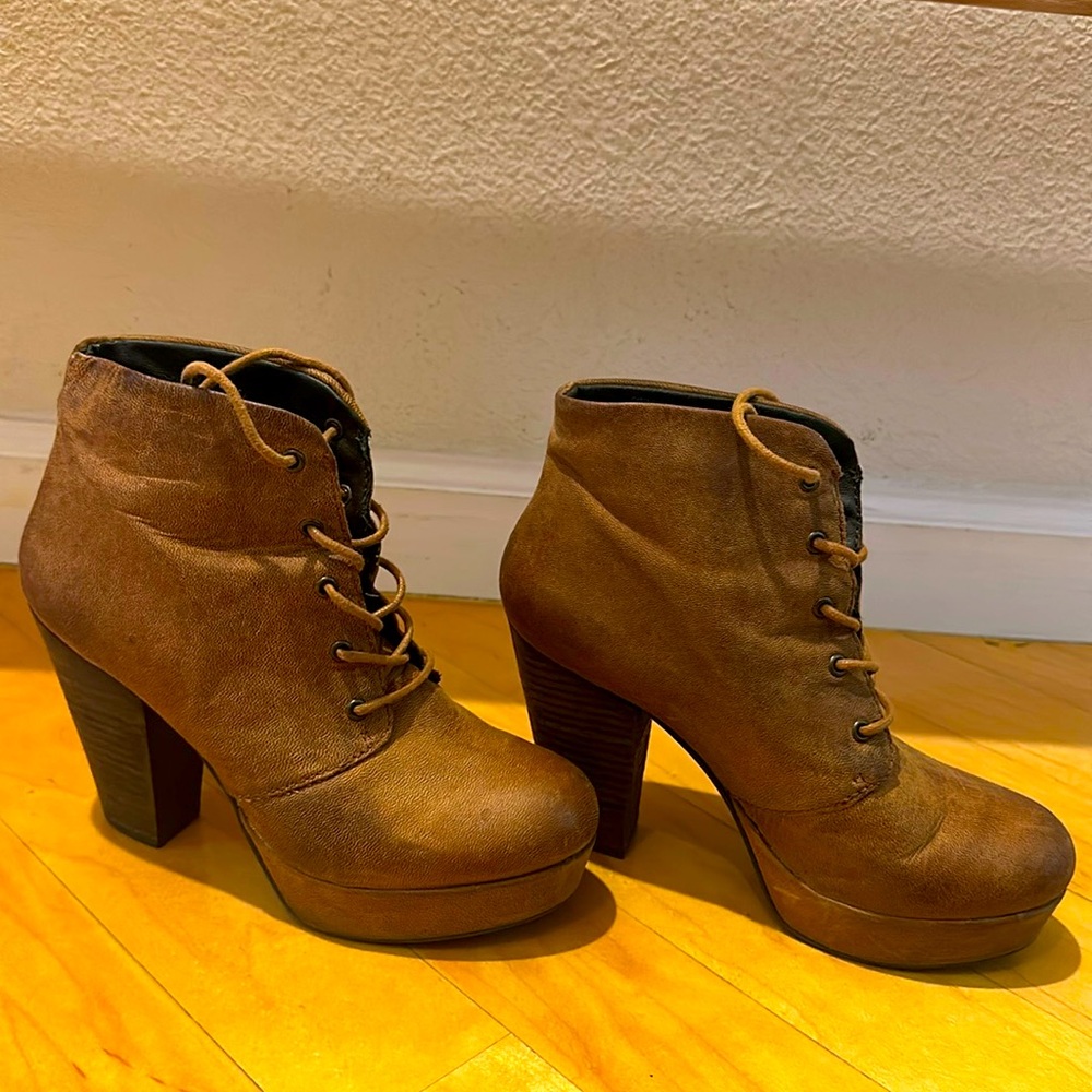 Steve Madden Brown Lace Up Boots